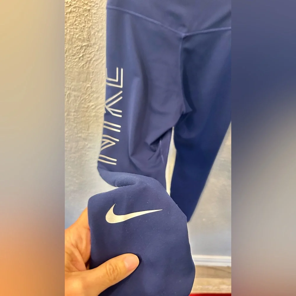 NIKE DRI FIT BLUE WOMEN'S SIDE LOGO‎ METALLIC SILVER RUNNING TIGHTS SZ M